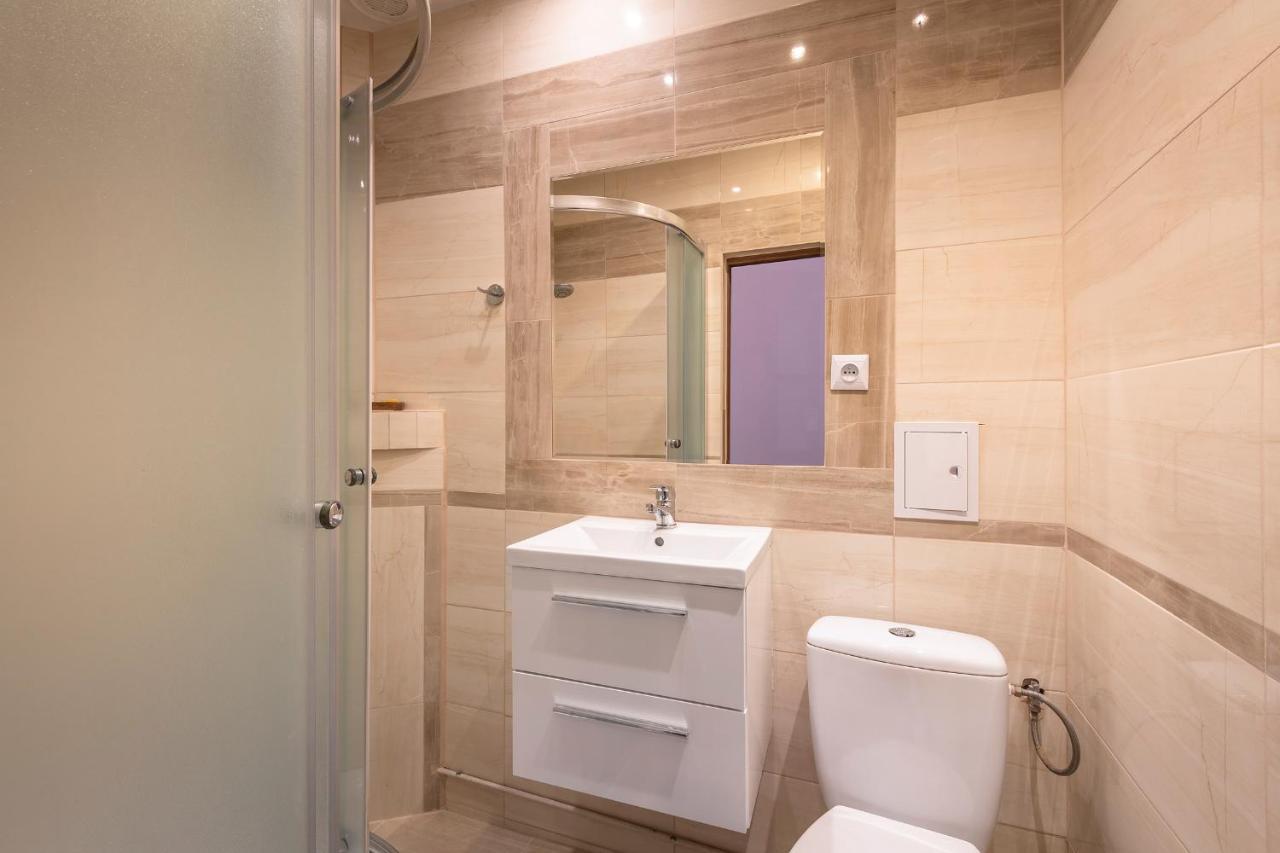 Camera Familiare con Bagno Privato