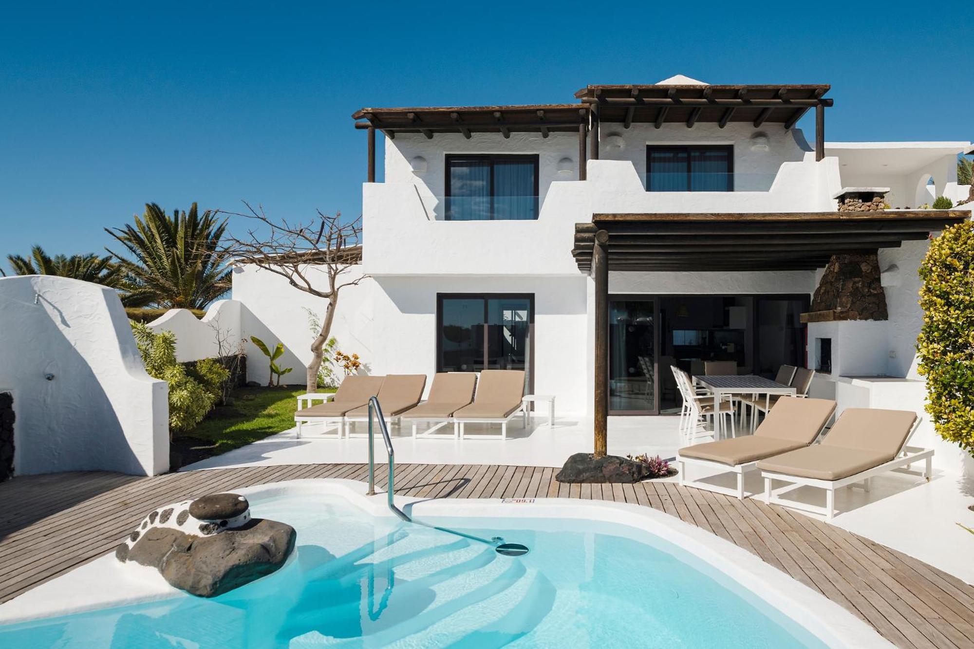 Deluxe Three-Bedroom Villa