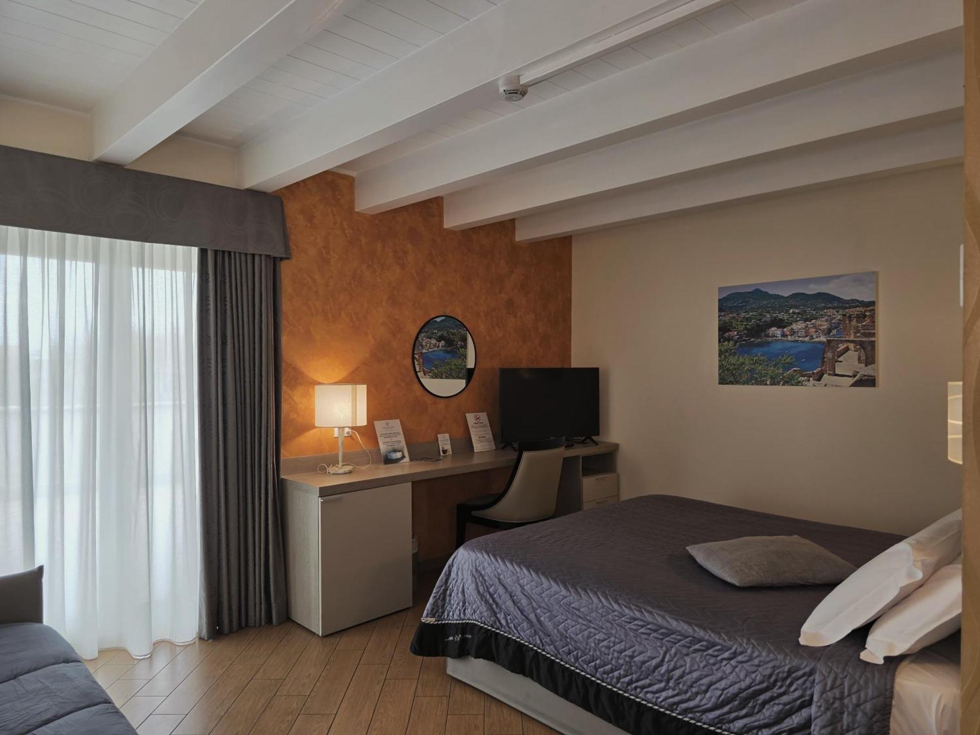 Deluxe Junior Suite