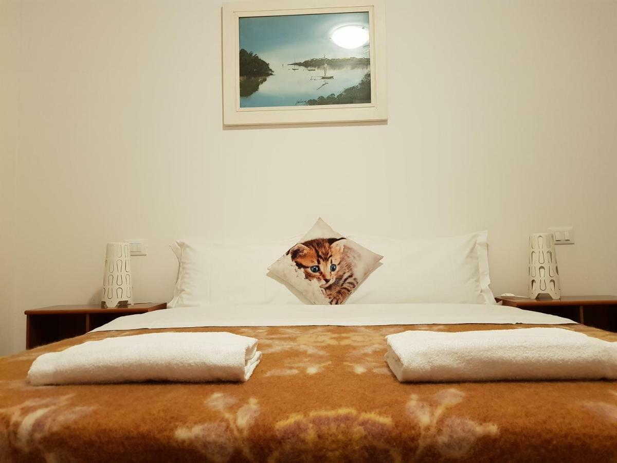 Economy Triple Room