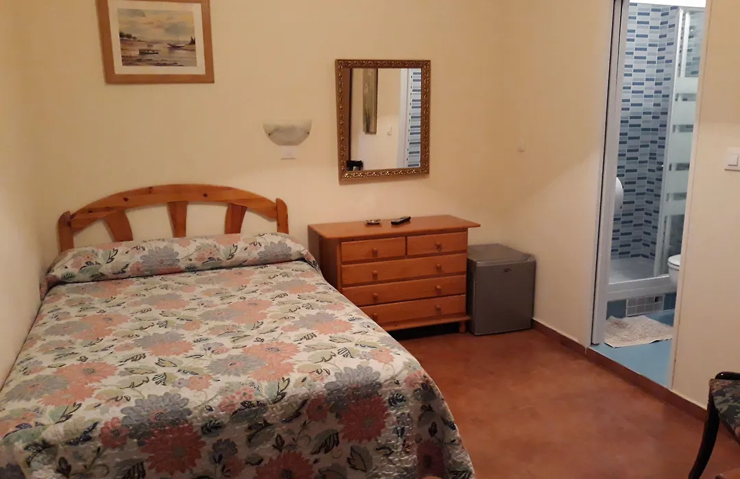 Hostal Fuentesol-1