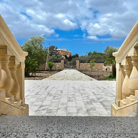 Dimora Savarino Villa con Piscina-2