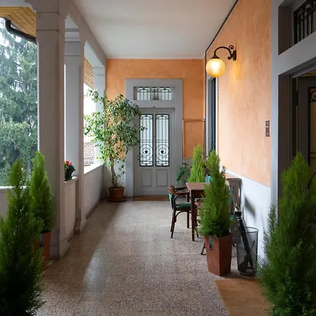 Varese Suites-2