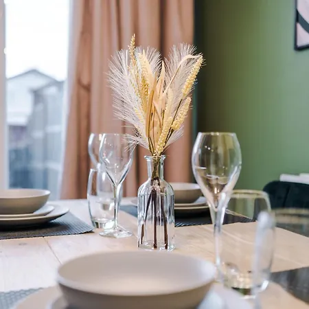 Rest&Recharge At A Spacious Townhouse By The Etihad-2