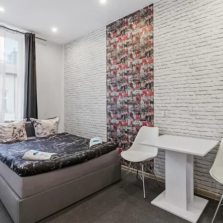 70S Guest Room-2