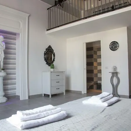 Vesuvius Luxury Suites-3