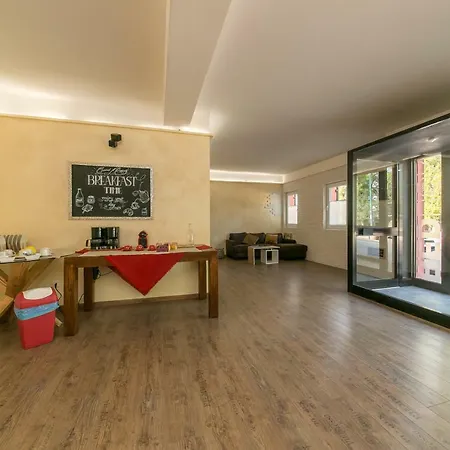 Red Lion Guest House-2