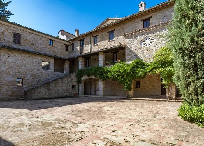 BORGO COLLE RIDENTE 13, Emma Villas