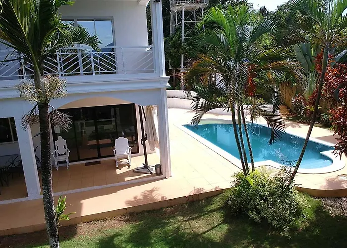 Villa Tropical Garden With Pool