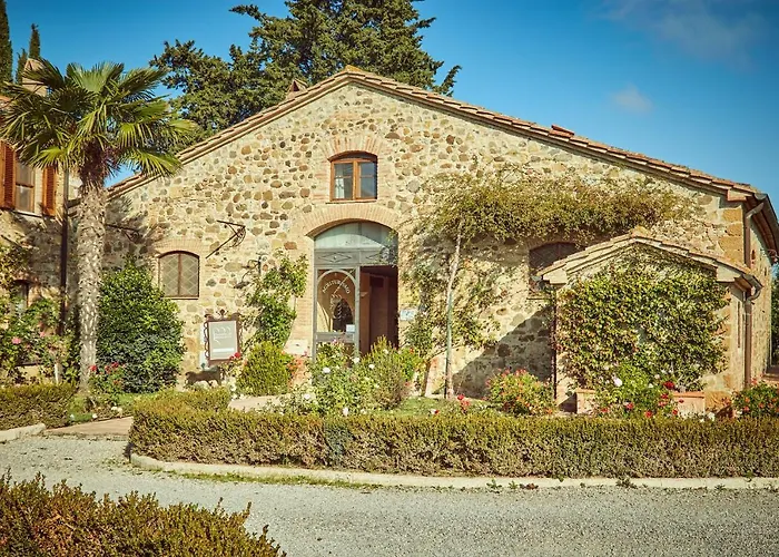 Castello di Spedaletto da Laura