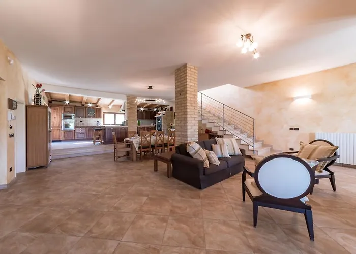 CASALE ROSY 6&2, Emma Villas