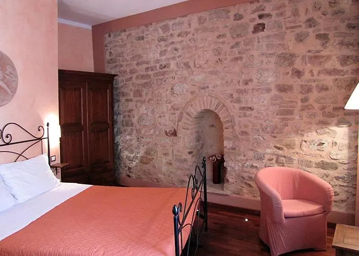 La Luna nel Borgo