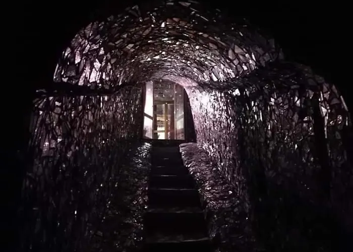 La Grotta degli specchi