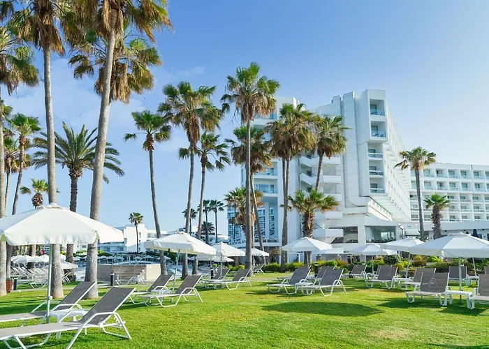 Leonardo Plaza Cypria Maris Beach Hotel&Spa