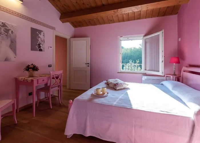 CASCINA MARIANNA 12&4, Emma Villas