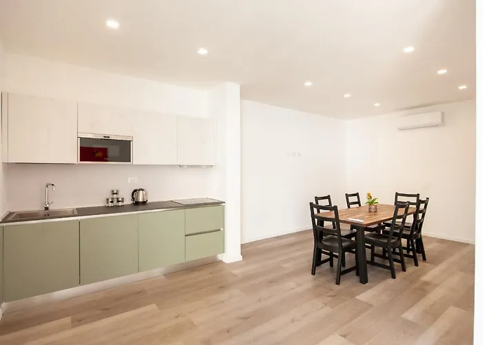Lemon'S Apartment