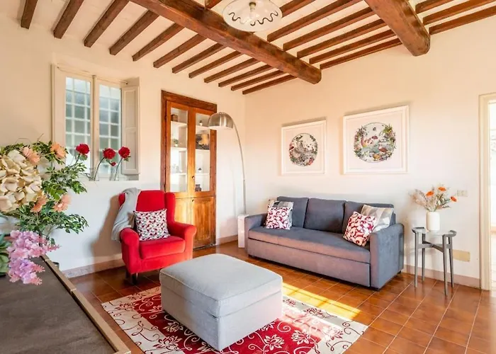 * Farmhouse With Views * Walk To Everything