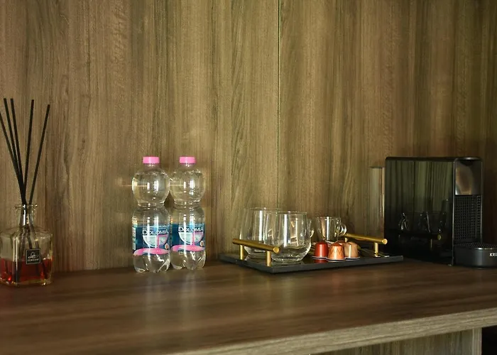 Welc-Om Royal Garden Luxury Rooms