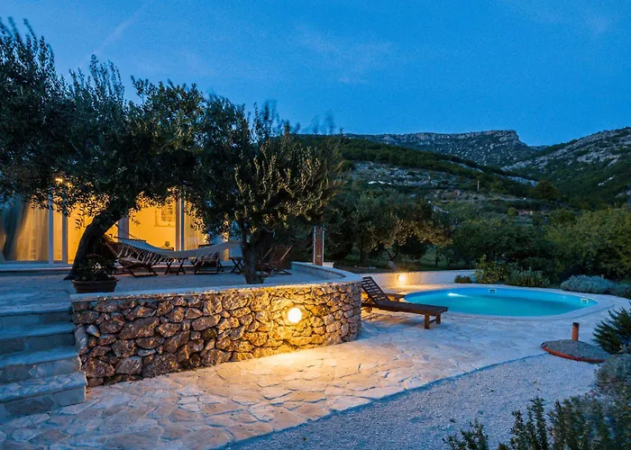 Holiday Home Zlatni San - Private Heated Pool