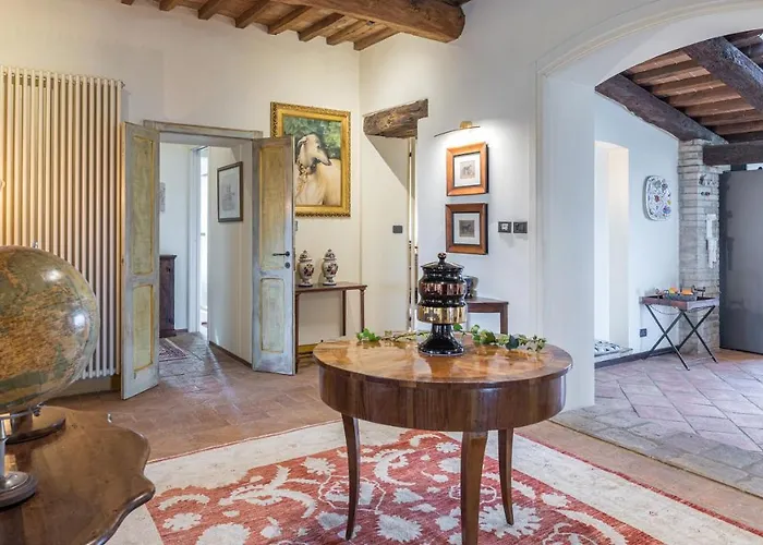 CASALE SANTA LUCIA 8&2, Emma Villas