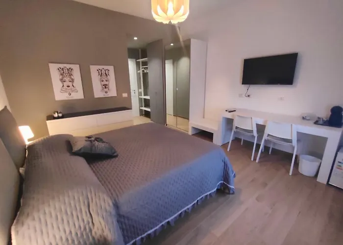 Chiarina Rooms