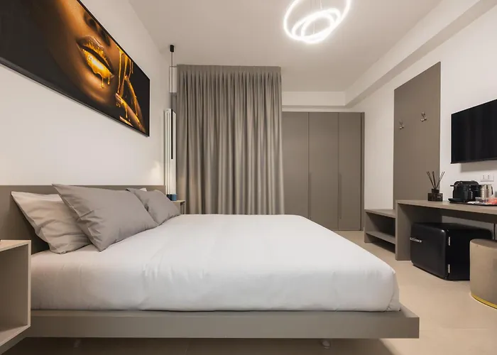 Luxury Station Suite