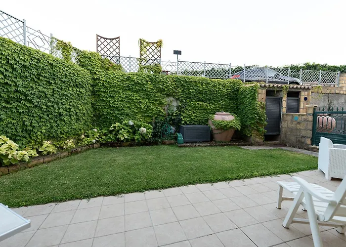 La Perla Guest House