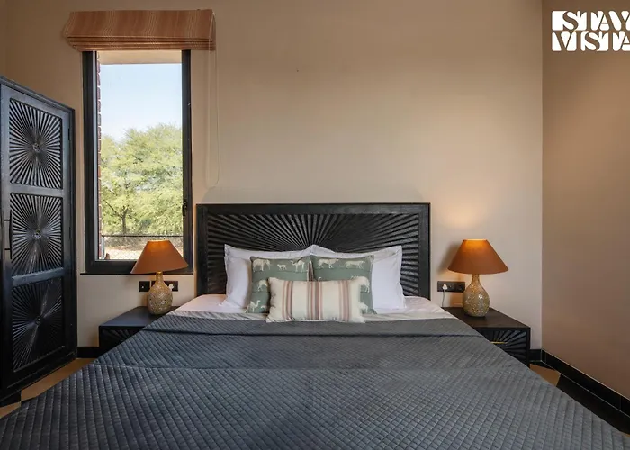 Stayvista'S Kachnaar Villa With Lawn, Terrace & Indoor-Outdoor Games