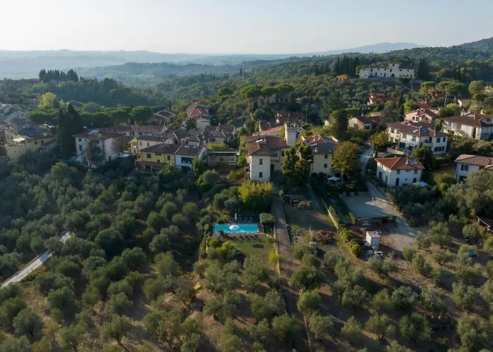 VILLA TREGGIAIA 12&2, Emma Villas