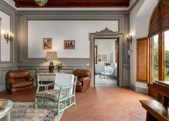 VILLA TREGGIAIA 12&2, Emma Villas