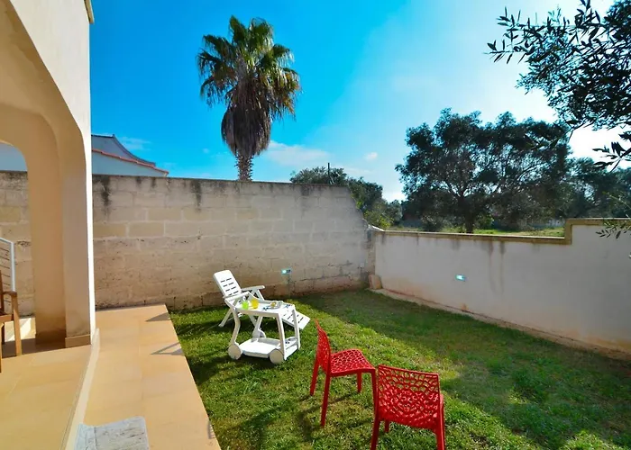Villa Mina con Jacuzzi nel Boomerang Village a Torre Colimena