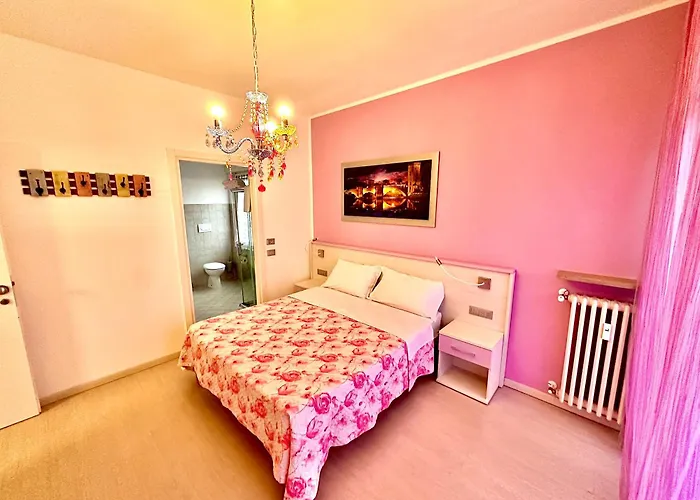 Albergo centrale: Ai Giardini Rooms