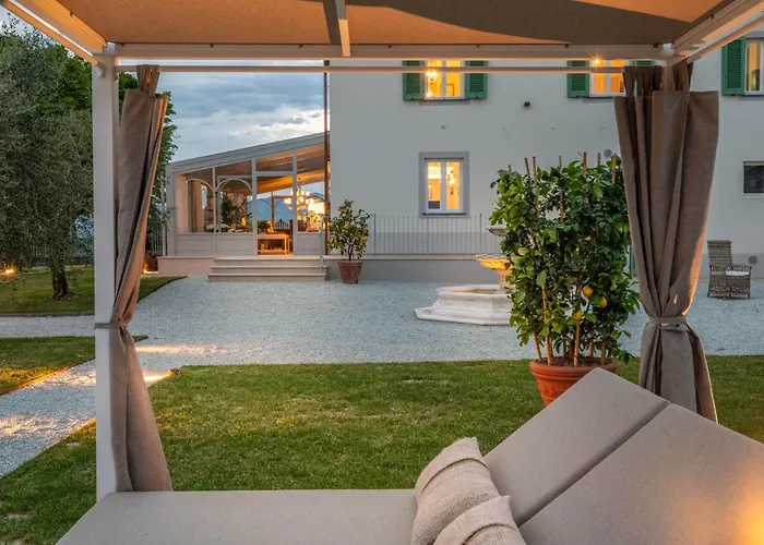 Villa Sunkiss: Luxury Farmhouse With Tuscan Flair
