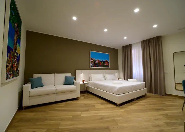 Maqueda - Room & Suite