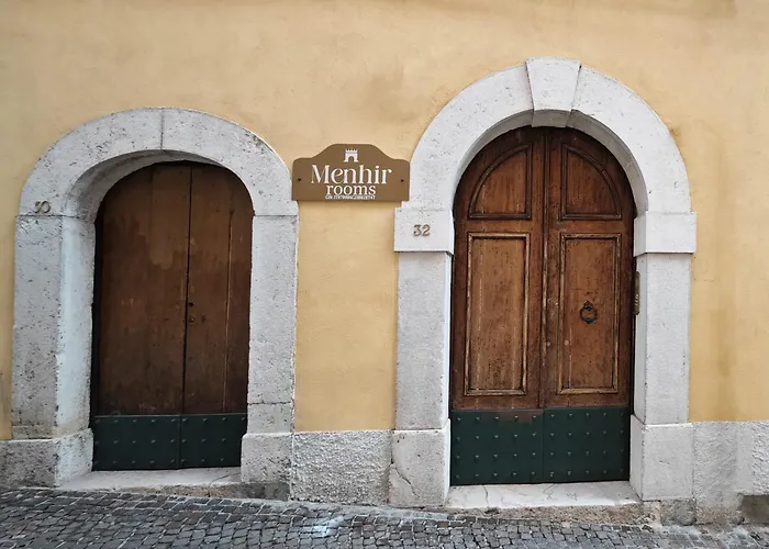 Menhir Rooms