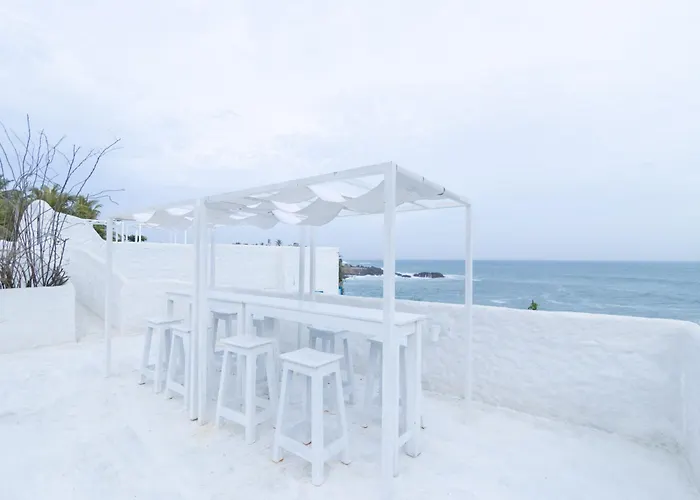 Seaside private villa Talalla Blue