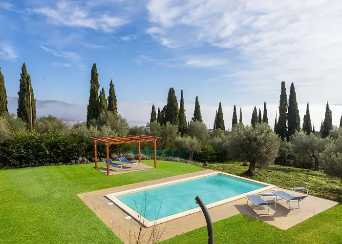 Villa il Mandorlo by VacaVilla