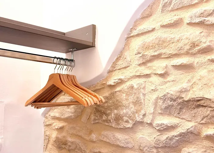 Ad Maiora - Design Rooms