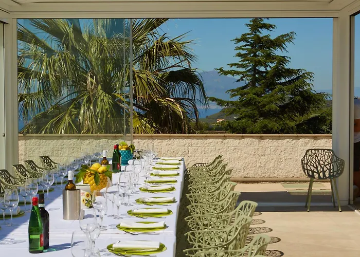 Villa con piscina: Villa Solaria