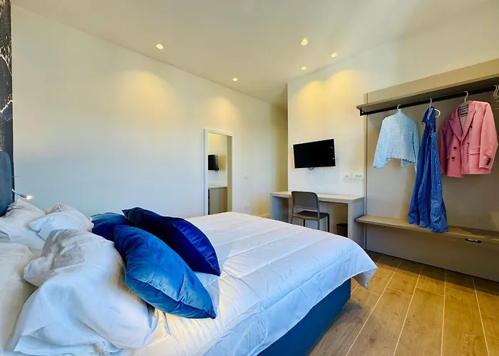 YourHome - Il Pino Rooms&Apartment