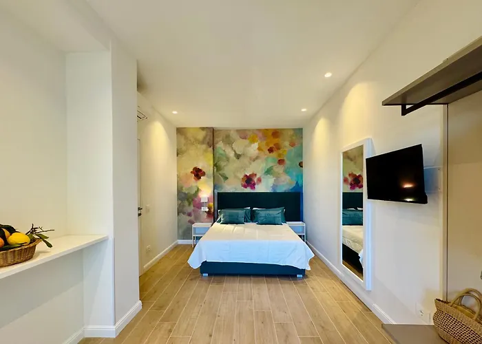 YourHome - Il Pino Rooms&Apartment