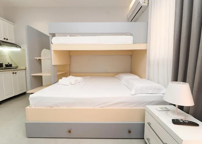 Vila Feliz - Premium Rooms With Free Private Parking