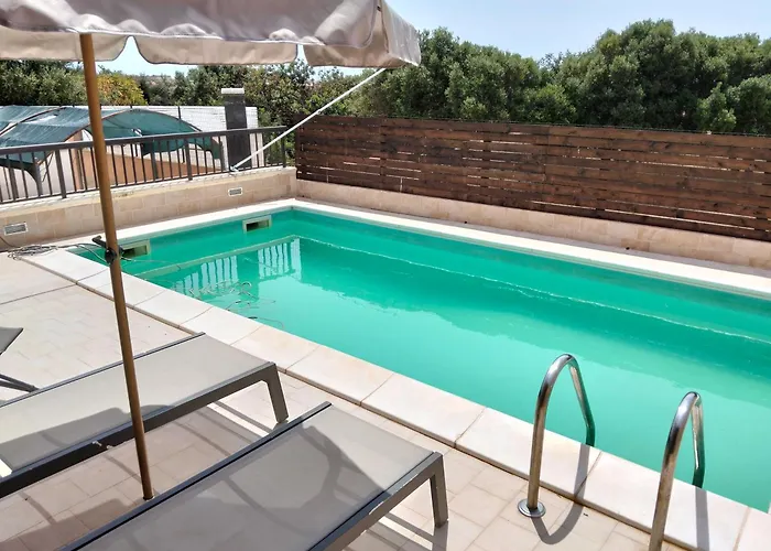 Home 65 Seafront With Private Pool