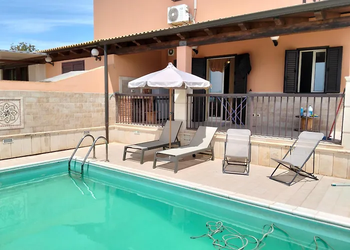 Home 65 Seafront With Private Pool
