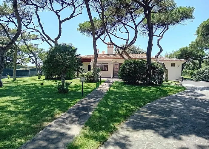 Comfortable&spacious villa - Baia Domizia