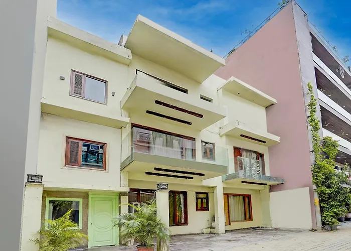 Palette Hotel Cotts Villa By Checkin Vasant Kunj New Delhi