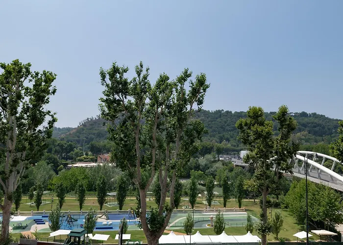Flora Guest House
