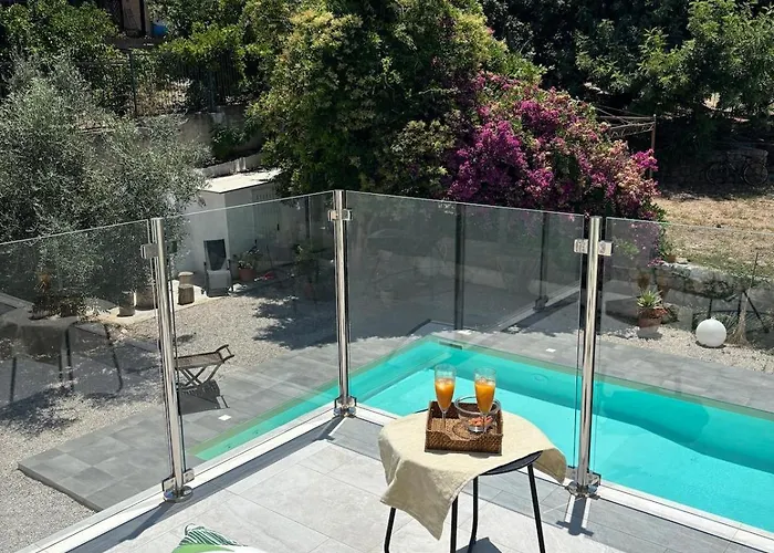 Villa Grasta, Nuova Esclusiva con Piscina