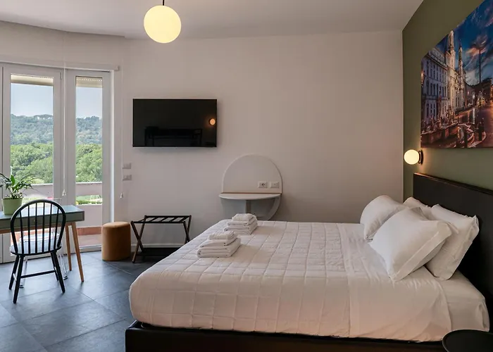 Flora Guest House