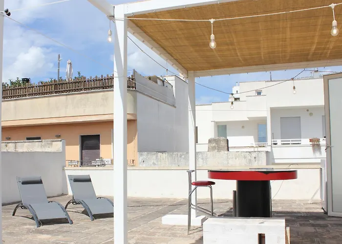 Camera della radio con terrazza nel centro storico di Racale